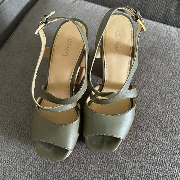 MICHAEL Michael Kors Abbott Cork Platform Sandal - Picture 2 of 3